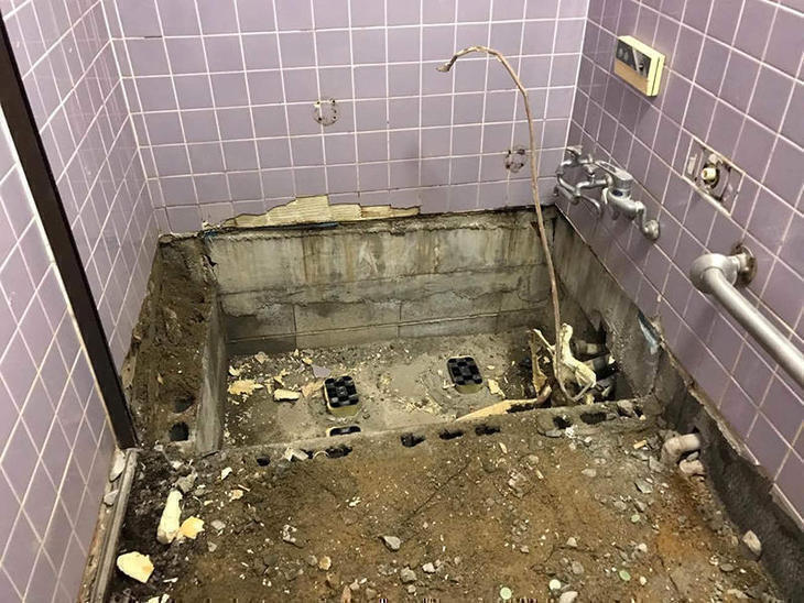 浴室の解体中です！明日は脱衣所も解体していきます。【野洲店】山尾