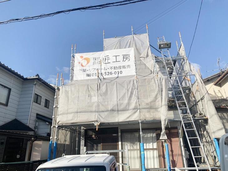 本日は既存屋根材を撤去し、下地の張替えを行なっています。【大津堅田店】山﨑・上田航平