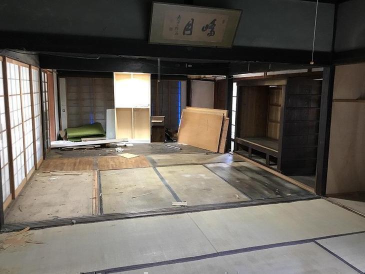 これから畳を撤去して、壁と床を解体していきます！【野洲店】山尾・馬渕