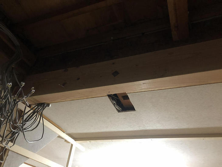 柱を解体し、240ミリの梁で補強しました。【草津栗東店】北川