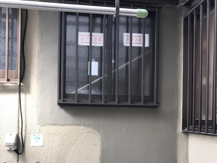 窓入れ替えに伴う外壁の補修を行いました！この後塗装していきます。【草津栗東店】渡邊