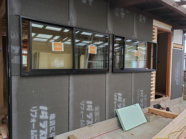 左官屋さんに塗ってもらうために板を貼りました。【大津堅田店】中村
