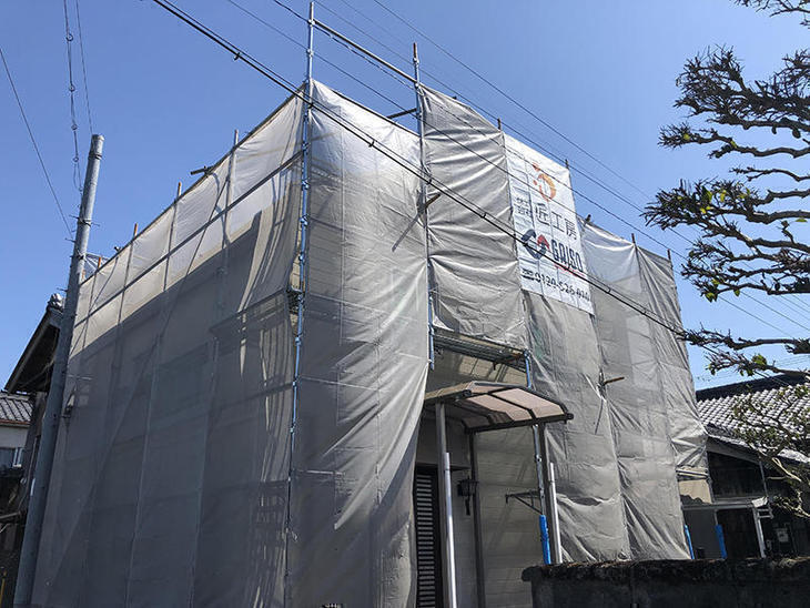 屋根・外壁工事をするために足場を組み立てました！【野洲店】高田・森田