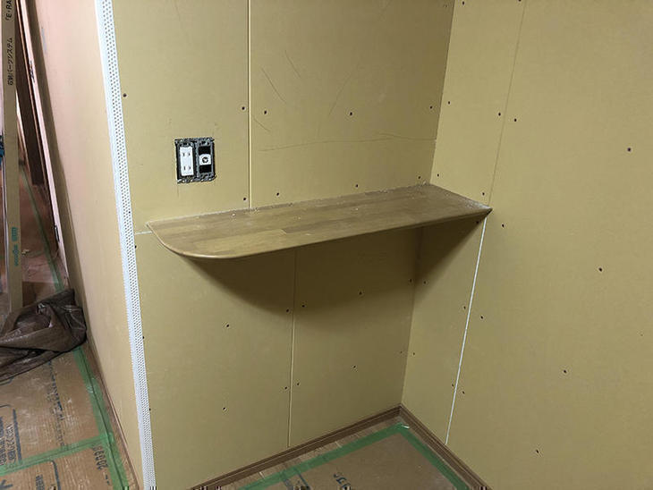カウンターを取付けました！小さなスペースも有効活用していきます。【野洲店】高田