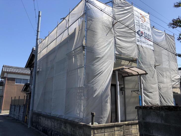 外壁塗装をするために足場を組みました！【野洲店】高田・森田