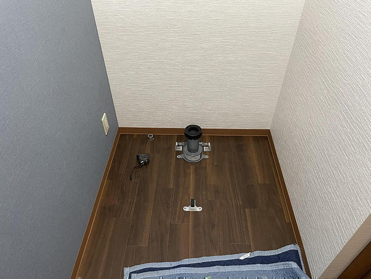 トイレを取り外しを。次につけるトイレのアジャスターを設置します！【水口店】亀田・越田