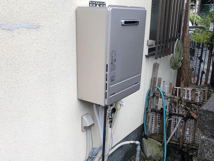 追炊き釜があった箇所に、給湯器を取り付けました。【堅田店】上田滉大
