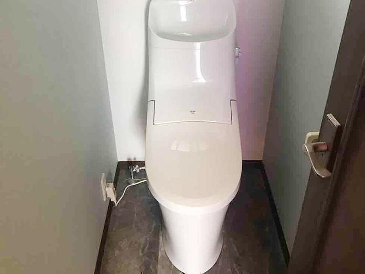 TOTOの一体型のトイレを新しく取り付けました【草津栗東店】日浦