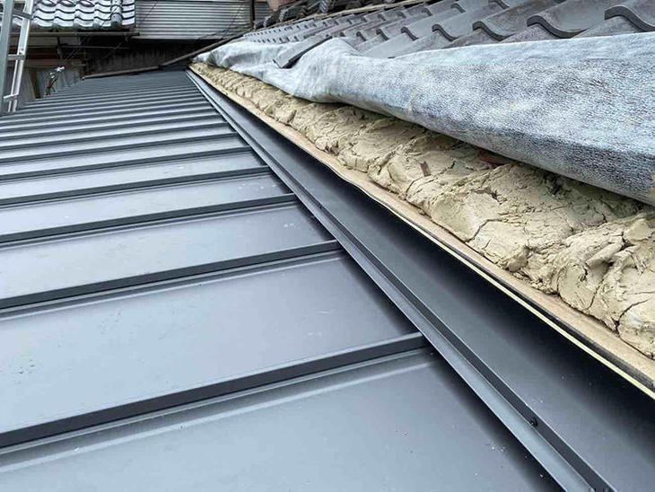 屋根板金を立て平葺きし直しました！これで雨漏れの心配ないですね！【八日市店】山中和樹・金ヶ﨑