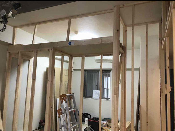 マンションの間仕切り壁を作っています。【野洲店】北川