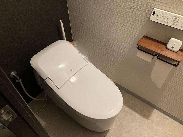 壁紙とクッションフロアを貼り替え、新しいトイレを交換致しました。【大津堅田店】山本雅大