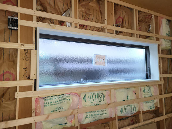 窓枠を着けました【野洲店】中村