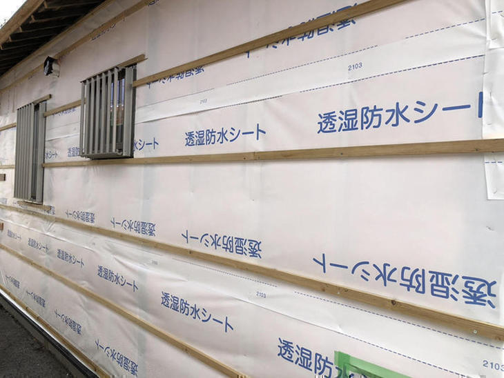外壁に防水シートを貼りました。外壁をする際には必要な工程になります。【彦根店】古屋・白井・島田