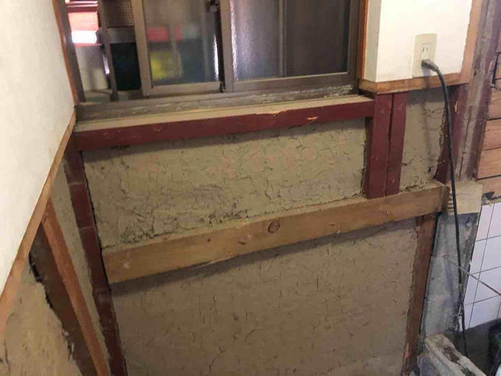 洗面所の壁のタイルを剥がしました！【彦根店】早川