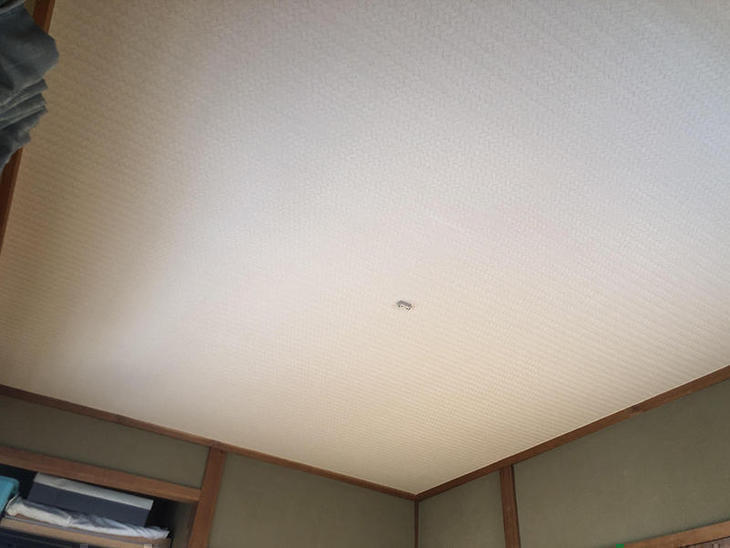 和室の天井にベニヤを貼って、クロスで仕上げました！【八日市店】山中和樹
