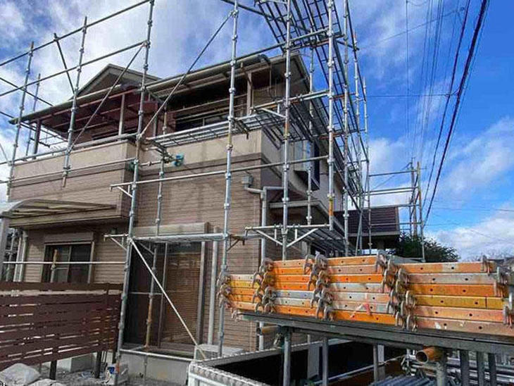 屋根修繕の為に、足場を組みました。【彦根店】世良