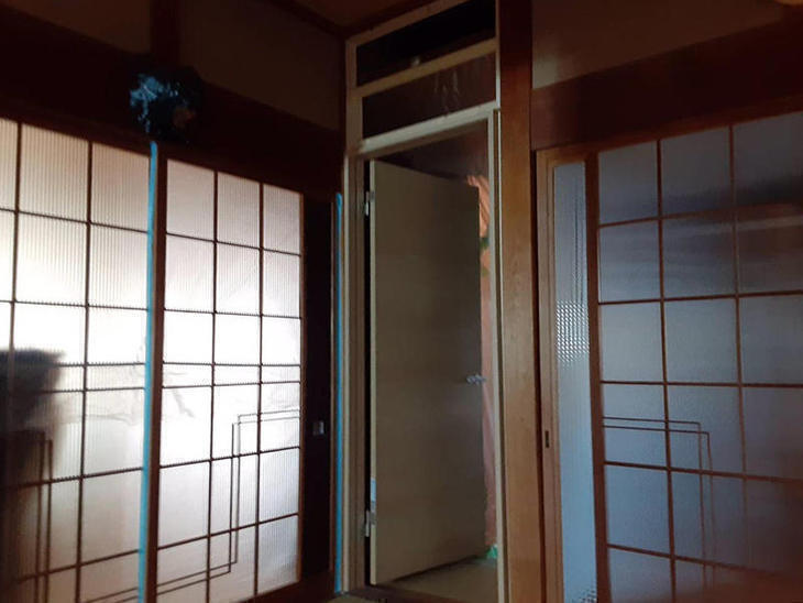 木製建具の取付と垂れ壁の下地をしています！【八日市店】金ヶ﨑