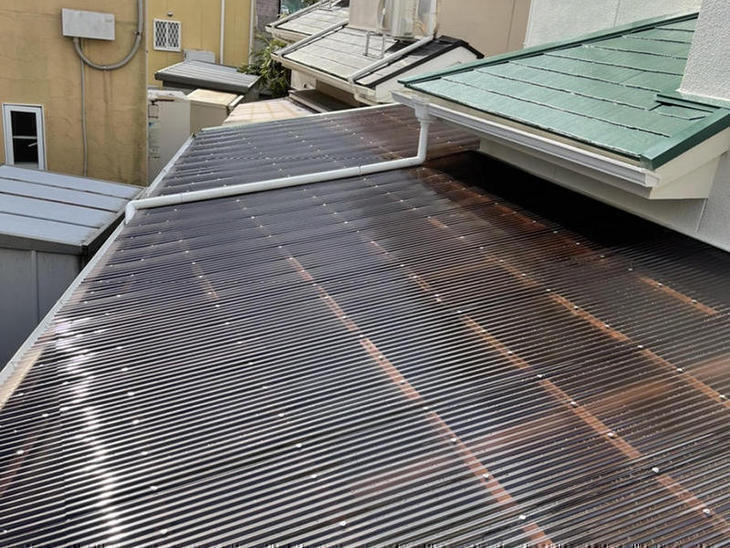 波板の貼り替え工事を行いました！【八日市店】金ヶ﨑