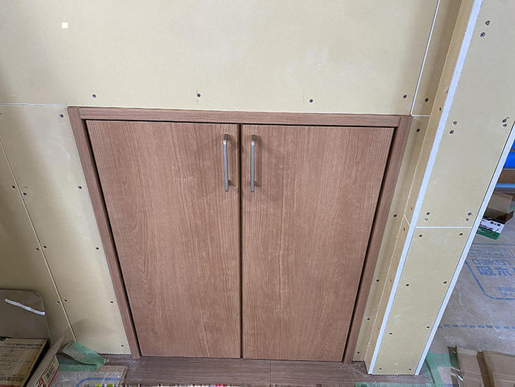階段の下に収納スペースの建具を取り付けました！【野洲店】山中日和