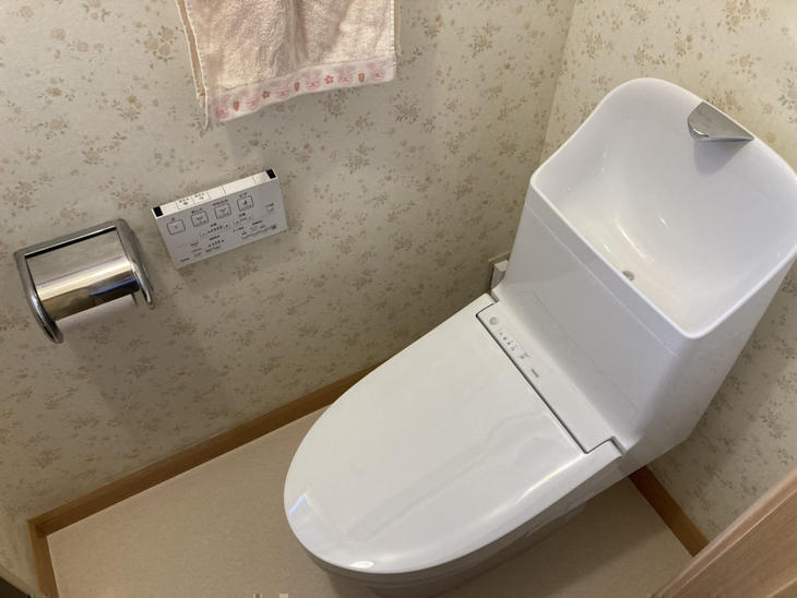 クッションフロアを貼り替え、トイレを新しく取付けました。【大津湖西店】山本
