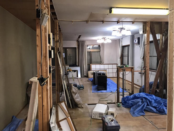 LDKを改装するために、間仕切壁などを撤去しています。ガラリとイメージチェンジします！【野洲店】岩城