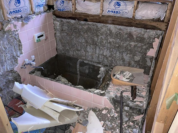 浴室解体一日目終了です！在来のお風呂なので、解体に2日ほどかかります！【野洲店】吉田・久保田