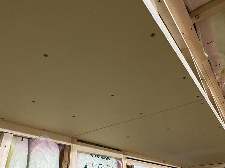 天井のボードを貼りました。【野洲店】野本