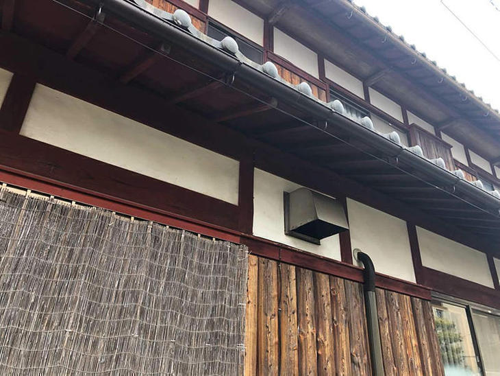 屋根工事を行いました！雪で壊れた屋根を、瓦できれいに仕上げました！【湖東湖北店】世良・吉岡