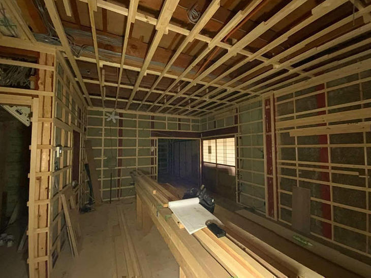 内部造作工事を行いました。建物内部はこのように沢山の木材が使われています！【湖東湖北店】 山中和樹・吉岡