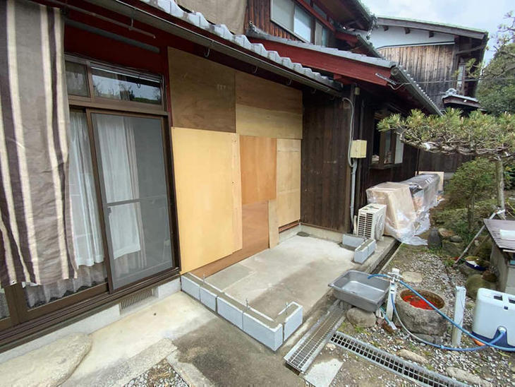 勝手口の増築をするための工事を行いました。【湖東湖北店】山中和樹・吉岡