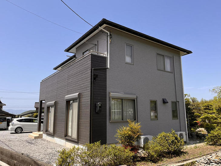 外壁塗装工事の足場の解体が終わりました。【水口店】亀田・太田