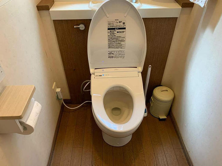 便座交換を交換しました。TOTOの便座になりました。【湖東湖北店】 金ヶ﨑・吉岡