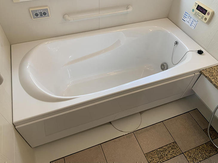 浴槽にヒビが入っていたので、新しいものに交換しました。【水口店】太田