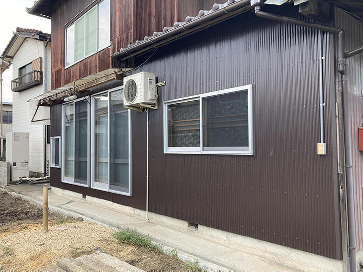 サッシ取り付け、波板張り替え工事完了致しました。【水口店】亀田・越田