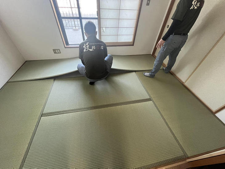 畳の表替えをしています。【草津栗東店】中出