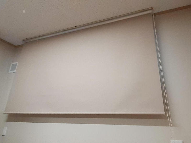 タチカワブラインドのロールスクリーンを取り付けました。【水口店】亀田・太田