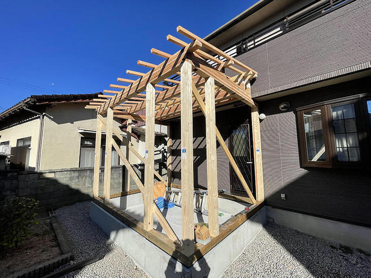 増築しています。棟上げをしました。【野洲店】北川  