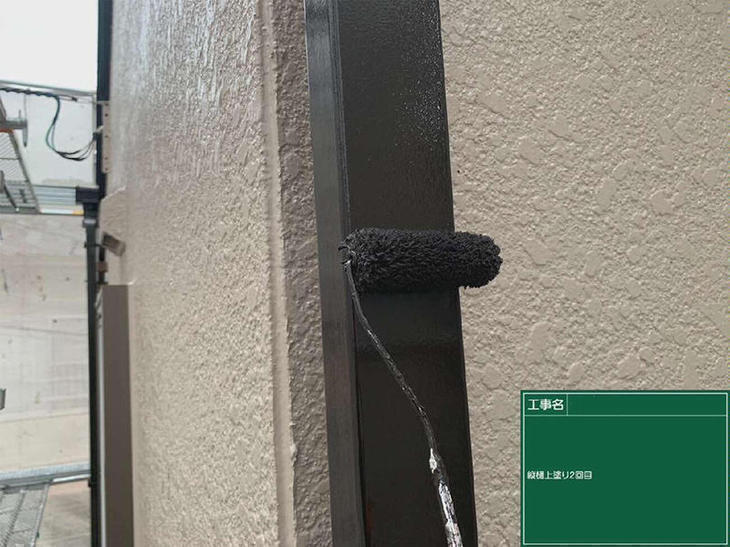 雨樋の塗装をしています。良い天気が続きますように。【草津栗東店】上田航平