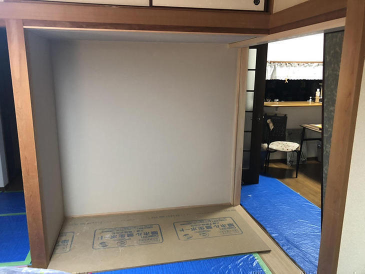 押し入れ壊して和室と洋室を繋げていきます。【湖東湖北店】堀