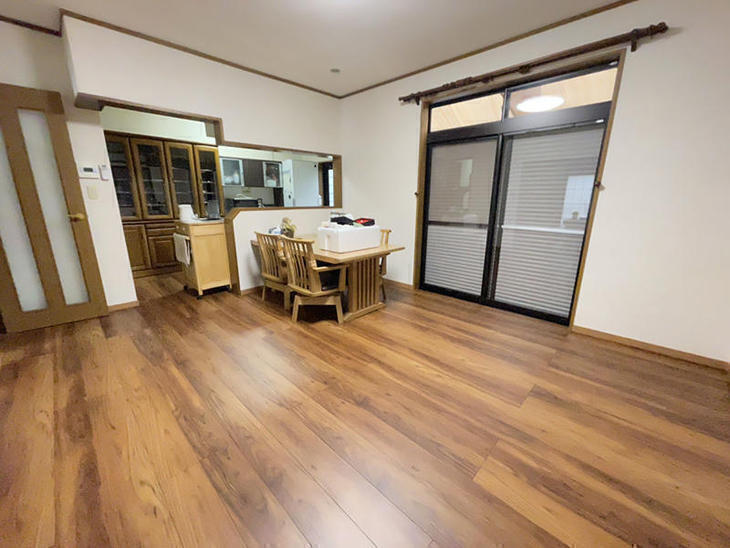 フローリングを上貼りしました。【大津湖西店】築山