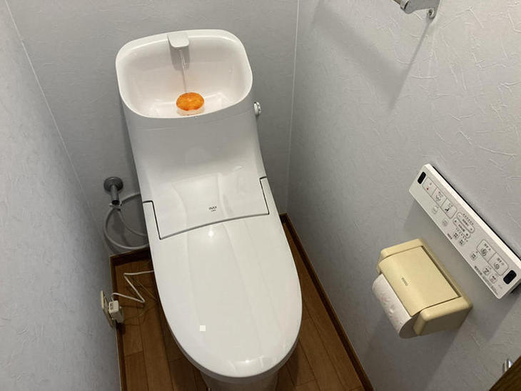トイレを【リクシル　匠工房オリジナル】に交換しました。内装も綺麗にしました。【湖東湖北店】有本