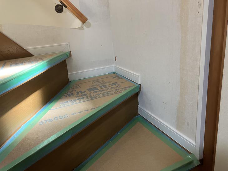 階段の巾木を取り付けました。【野洲店】野本