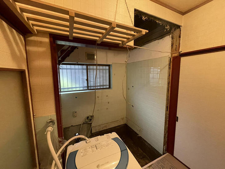 浴室工事をするにあたって、既存在来浴室解体工事完了致しました。【水口店】越田