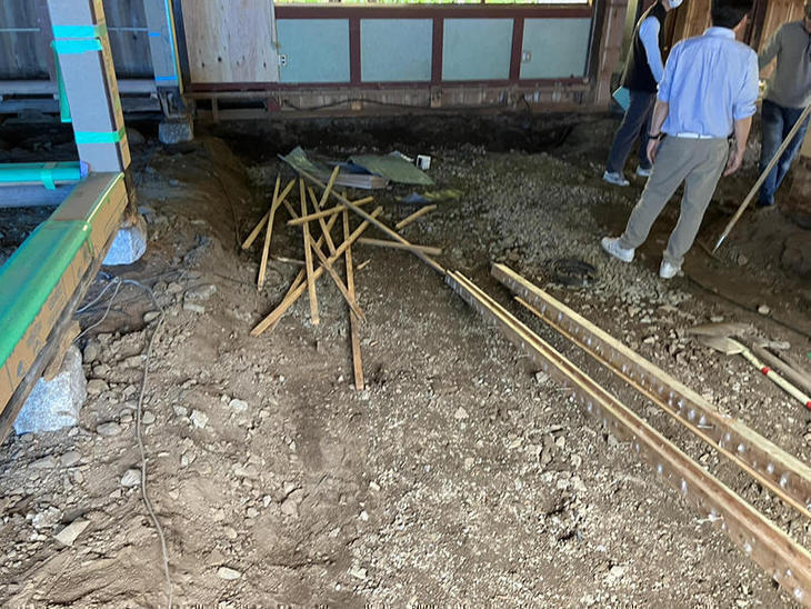 和室の床を解体しました。これから湿気止めの土間コンクリートを打設していきます。【湖東湖北店】古屋・村島