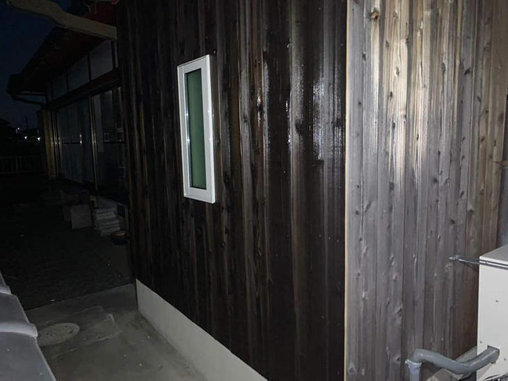 窓の交換と焼き板の交換を行いました！！【野洲店】野々下・大霜