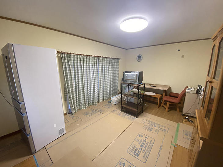 クロス張替え完了しました。次はキッチン組み立てです！【湖東湖北店】早川・村島