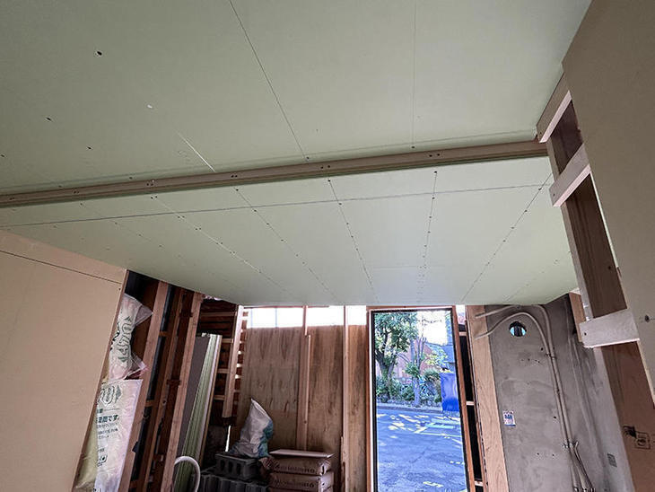 天井を貼りました。【野洲店】中村
