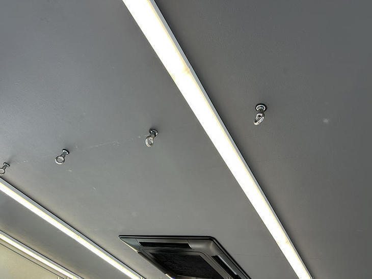 サンドバッグを釣るためのフックをつけました【野洲店】中村