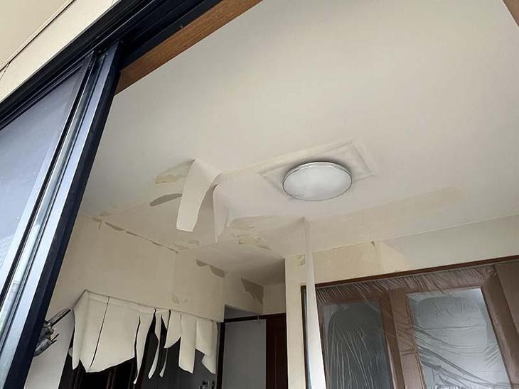 LDKのクロス貼り替え工事が始まりました！【野洲店スタッフ】