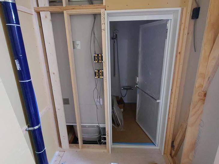 ユニットバスの間仕切壁を造作しました。【野洲店スタッフ】